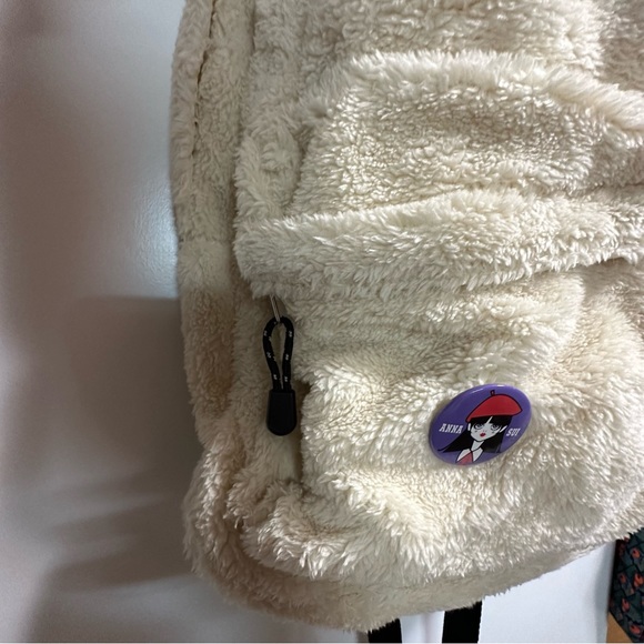 Fuzzy backpack - Picture 13 of 14